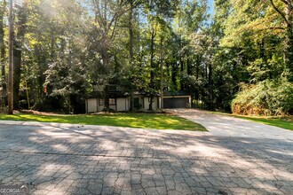 85 Wilhelmina Dr in Ellenwood, GA - Building Photo - Building Photo
