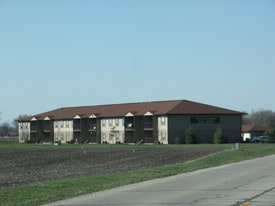 Phoenix Apartments of Pontiac in Pontiac, IL - Building Photo