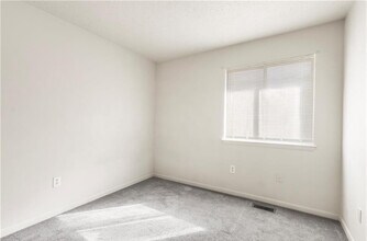 900 Monarch Dr in Virginia Beach, VA - Building Photo - Building Photo