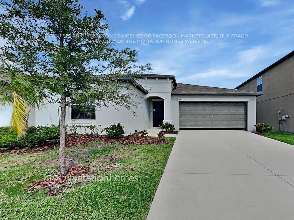 1496 Flower Dust Dr in Ruskin, FL - Building Photo
