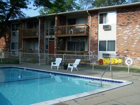 Hickory Grove Apartments