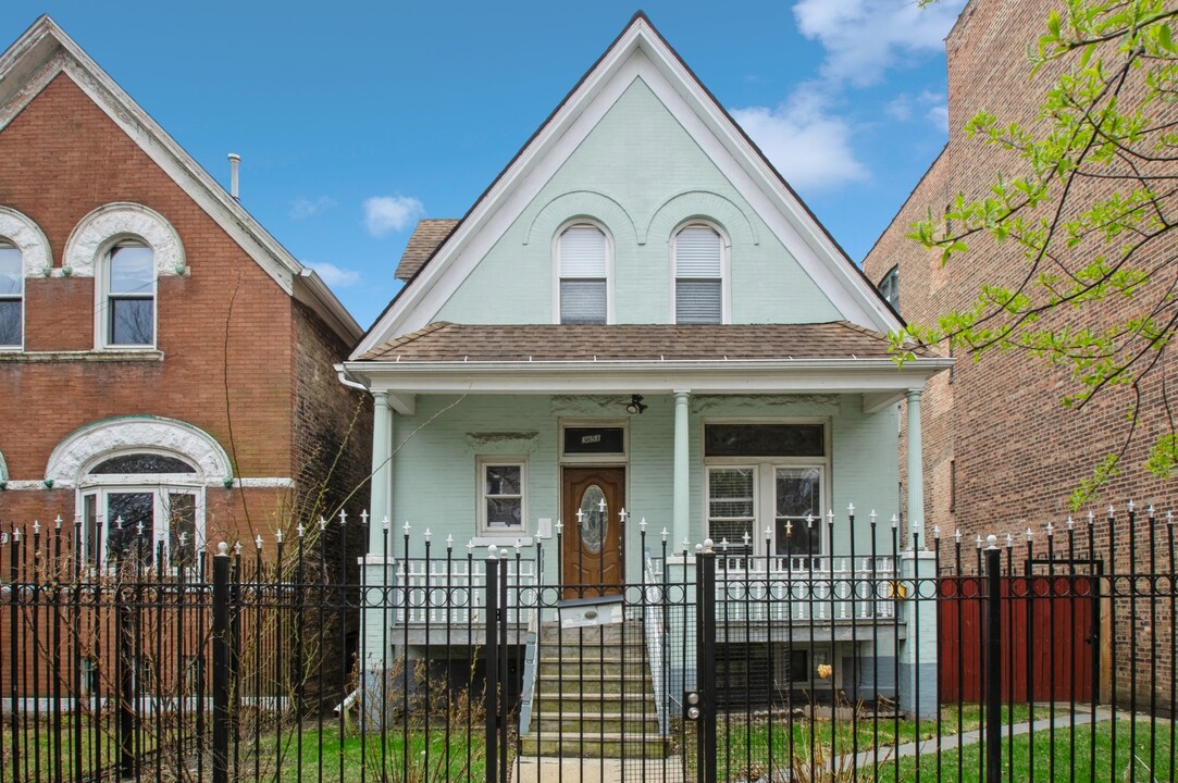 3651 W Wabansia Ave in Chicago, IL - Building Photo