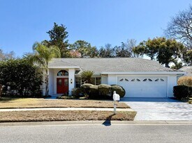 8640 Ashbury Dr in Hudson, FL - Building Photo