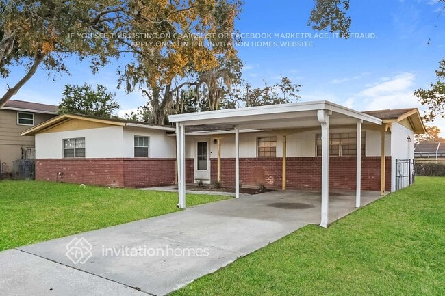 1111 N Parsons Ave in Brandon, FL - Building Photo - Building Photo
