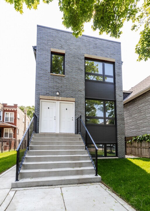 1044 N Springfield Ave in Chicago, IL - Building Photo
