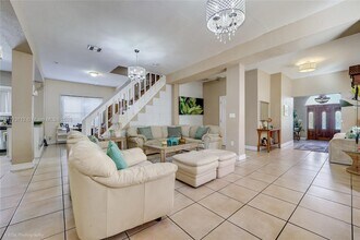1678 SW 11th St in Miami, FL - Building Photo - Building Photo