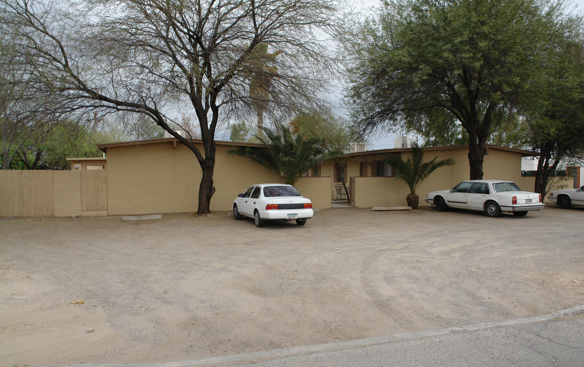 2406-2414 N Fair Oaks Ave in Tucson, AZ - Building Photo