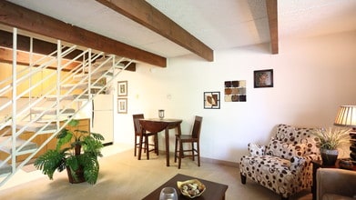 Cherryblossom Way in Reynoldsburg, OH - Building Photo - Interior Photo