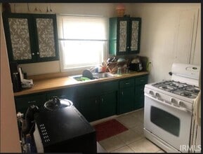 2609 S Madison St in Bloomington, IN - Foto de edificio - Building Photo