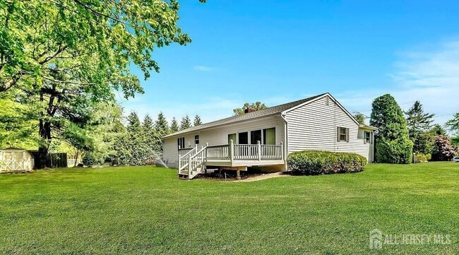 12 Windsor Dr in West Windsor Township, NJ - Building Photo - Building Photo