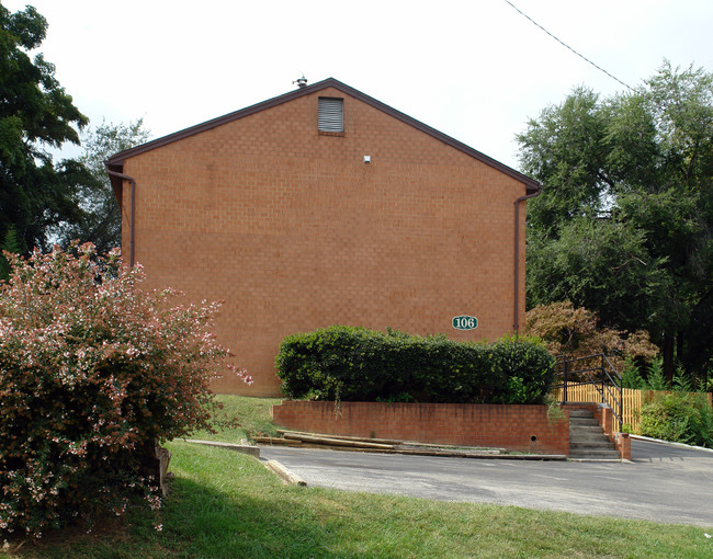 106 Lee Ave NE in Roanoke, VA - Foto de edificio - Building Photo