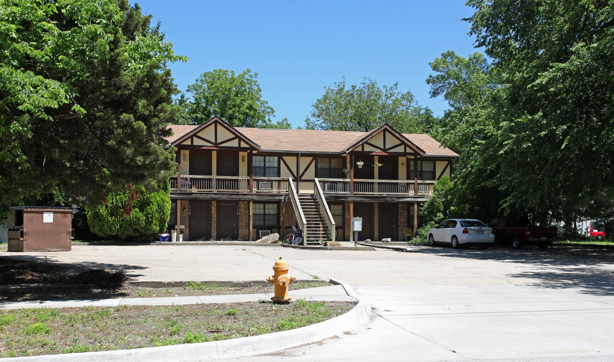 120 S Walnut St in Olathe, KS - Foto de edificio