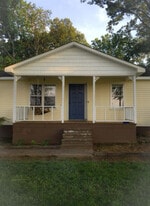 6592 Moores Mill Rd in Huntsville, AL - Building Photo