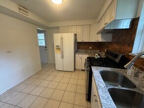 1727 Dundee Rd in Northbrook, IL - Building Photo - Building Photo