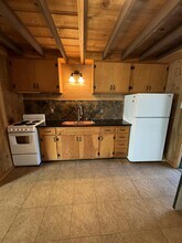 829 Julie Ln in South Lake Tahoe, CA - Building Photo - Building Photo