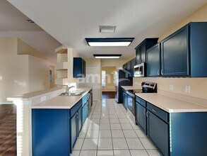 4021 Kingsfield Dr in Parrish, FL - Building Photo - Building Photo