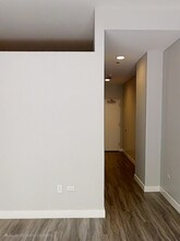 905 W Montrose Ave in Chicago, IL - Foto de edificio - Building Photo