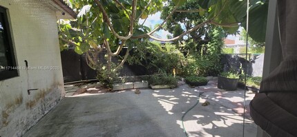 16101 SW 144th Terrace in Miami, FL - Building Photo - Building Photo