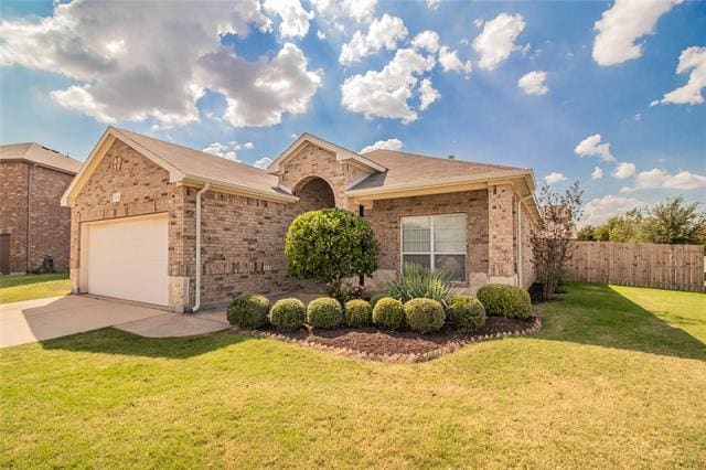 812 Olive Ct in Burleson, TX - Building Photo - Building Photo