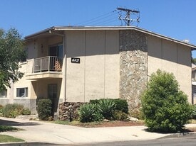 613 S Shelton St, Unit A in Burbank, CA - Building Photo