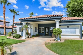 Villa Serena in Yuma, AZ - Foto de edificio - Building Photo