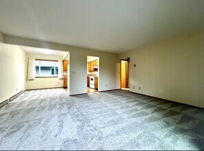 1804 NE Schuyler St in Portland, OR - Building Photo - Building Photo