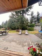 406 Arrowhead Ln in Everson, WA - Building Photo - Building Photo