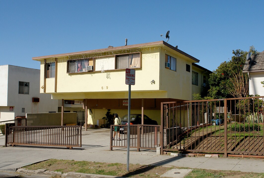 649 N Hobart Blvd in Los Angeles, CA - Foto de edificio