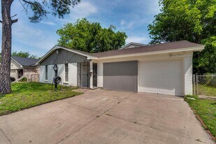 816 Skelly St, Unit 1140 in Crowley, TX - Building Photo