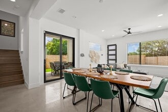 1006 Winsted Ln in Austin, TX - Building Photo - Building Photo