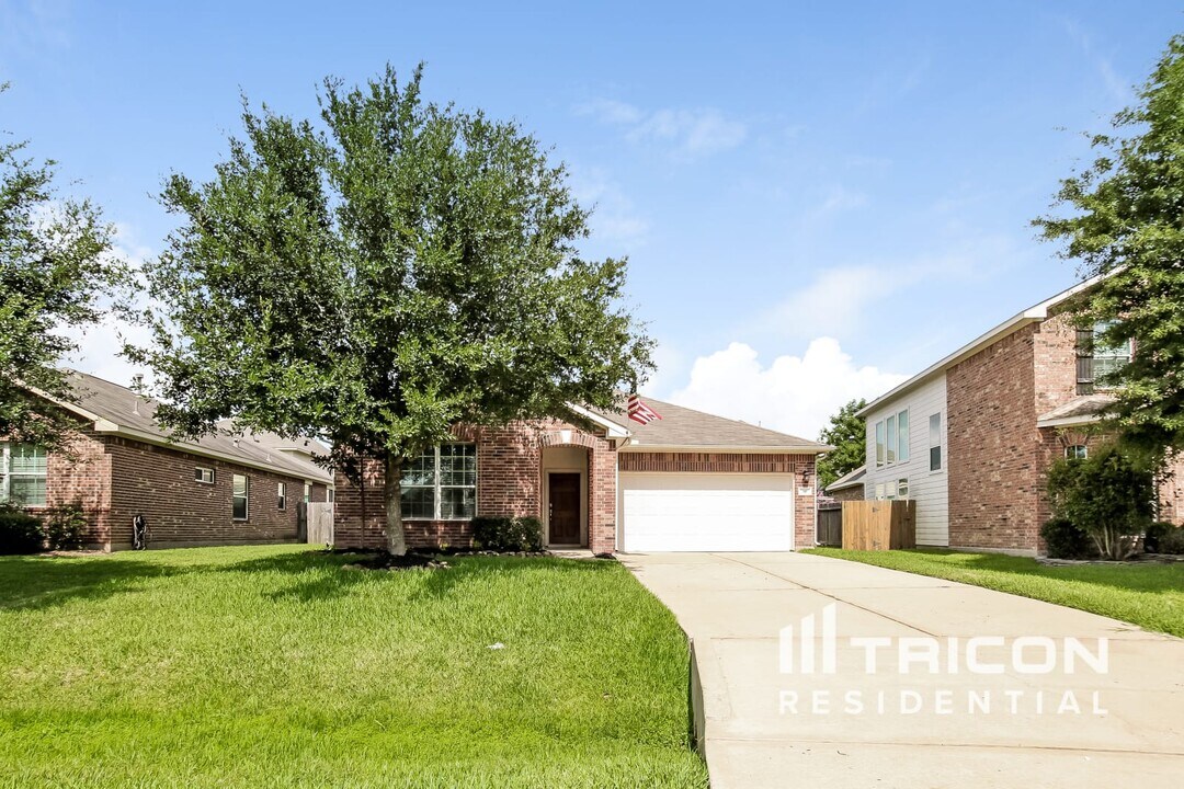 28919 Hidden Lake W in Magnolia, TX - Building Photo