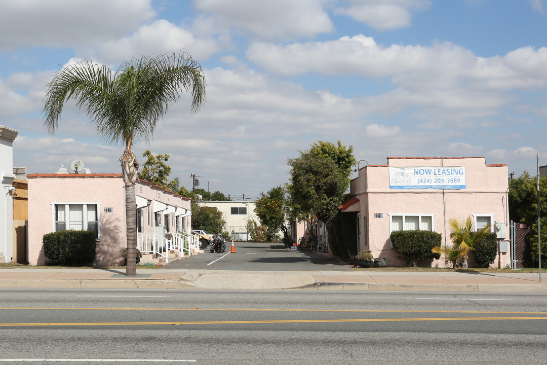 2219 Pacific Coast Hwy in Lomita, CA - Building Photo