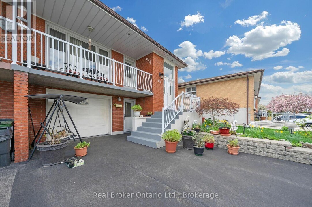 55 Cabana Dr in Toronto, ON - Building Photo