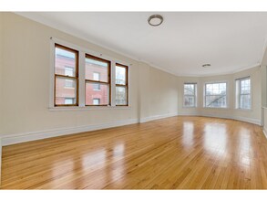 2520 W Cortez St, Unit 2F in Chicago, IL - Building Photo - Building Photo