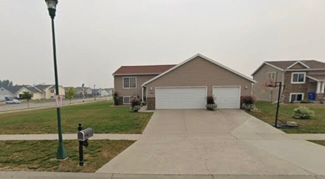 property at 6020 Bennett Ct S