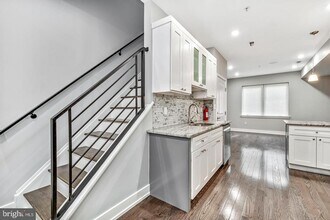1529 W Stiles St in Philadelphia, PA - Building Photo - Building Photo
