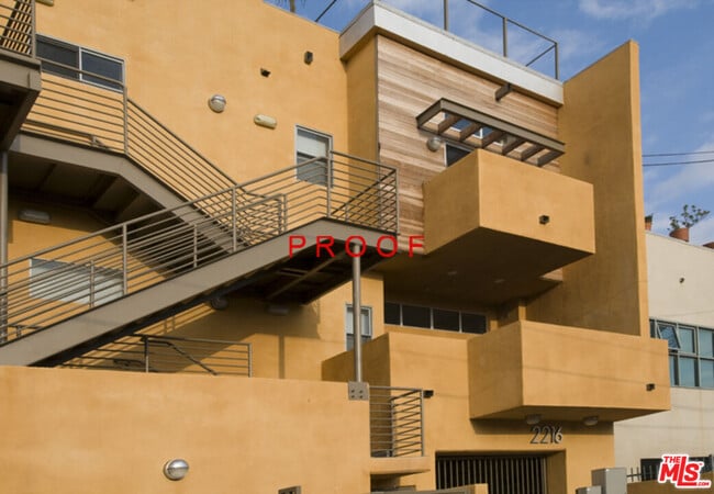 2216 Main St in Santa Monica, CA - Building Photo - Building Photo