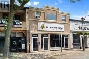 4675 Queen St in Niagara Falls, ON - Building Photo