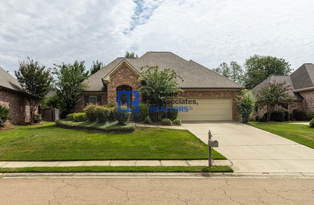 229 Still House Creek Dr in Madison, MS - Building Photo