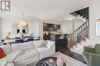 527 Chaperal Private in Ottawa, ON - Building Photo - Building Photo