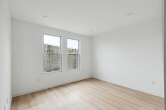 5102 Arch St, Unit 2 in Philadelphia, PA - Building Photo - Building Photo