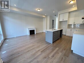 20 Ingersoll Ln in Richmond Hill, ON - Building Photo - Building Photo