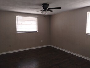 7918 Hawthorn Dr in Port Richey, FL - Building Photo - Building Photo