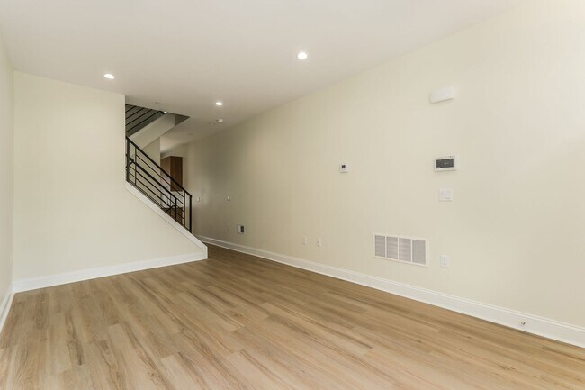 property at 1958 N Darien St
