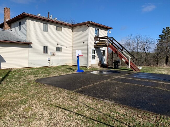 1656 Louisa Ave, Unit 3 in Albany, OH - Building Photo - Building Photo