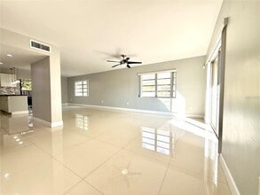 8757 SW 137th Ave in Miami, FL - Building Photo - Building Photo