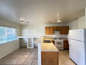 2524 Adelante Ave in Las Vegas, NV - Building Photo - Building Photo