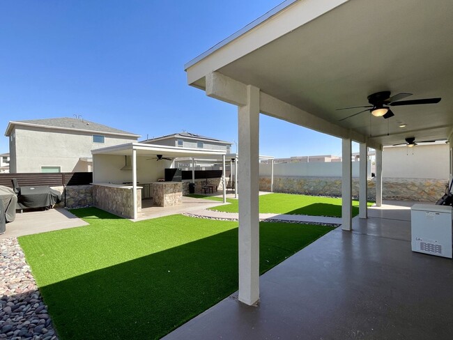 12265 Desert Pine Ave in El Paso, TX - Building Photo - Building Photo