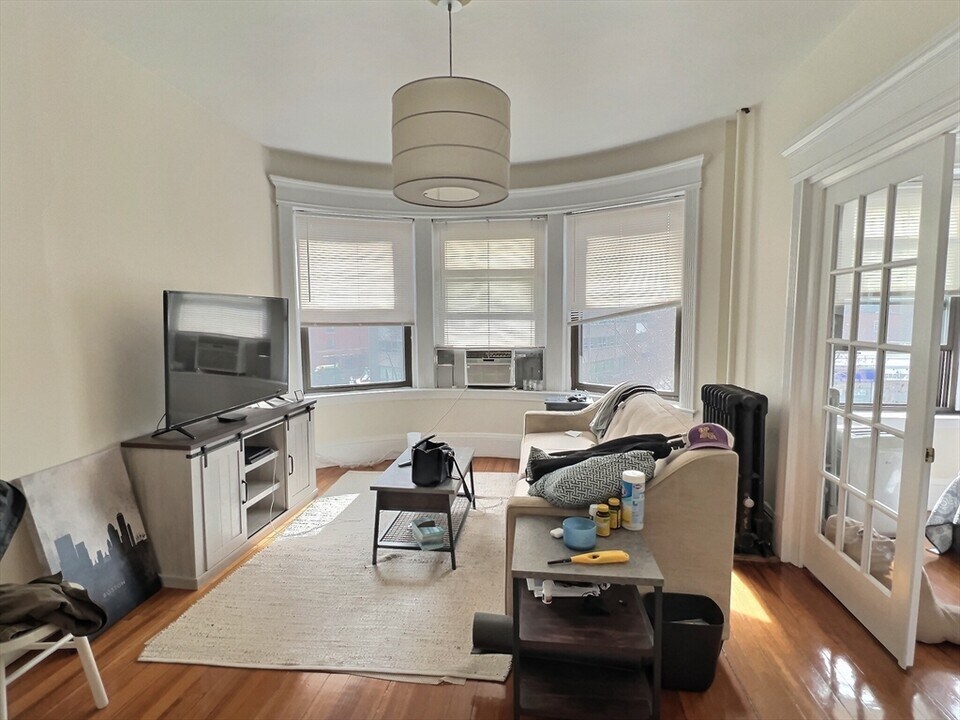 1378 Beacon St in Brookline, MA - Building Photo