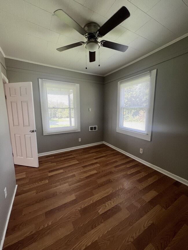101 E Hartford Ave in Bessemer City, NC - Building Photo - Building Photo